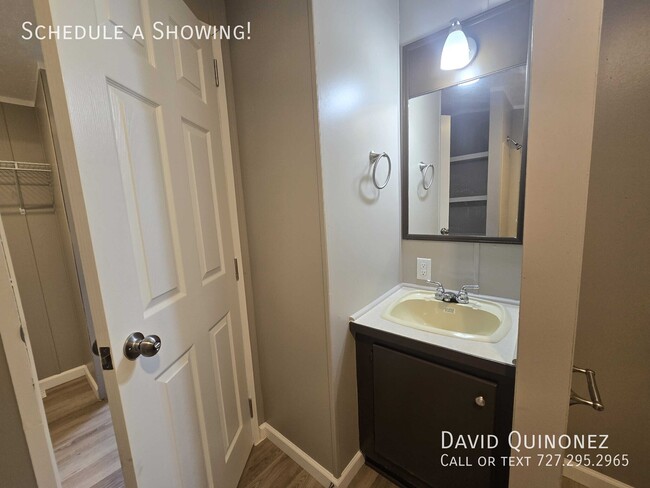Building Photo - 252 S Blackwood Dr