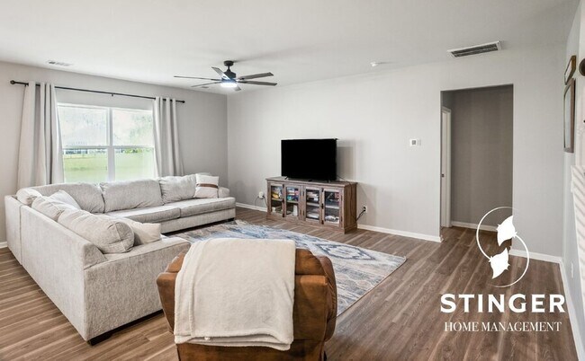 Building Photo - 75 Keowee Ln