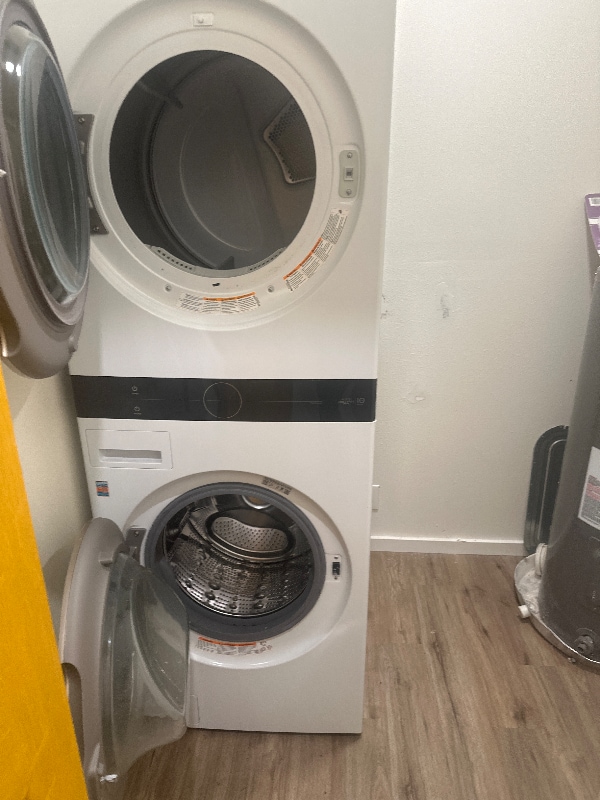 Building Photo - 1110 N Main Ave