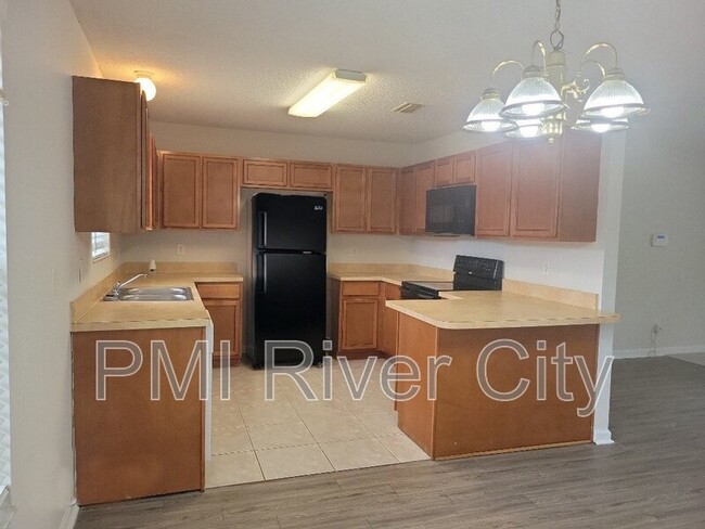 Building Photo - 1390 Old Middleburg Rd N