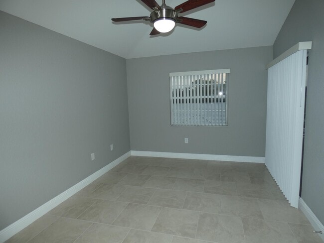 Building Photo - 2851 N Oakland Forest Dr