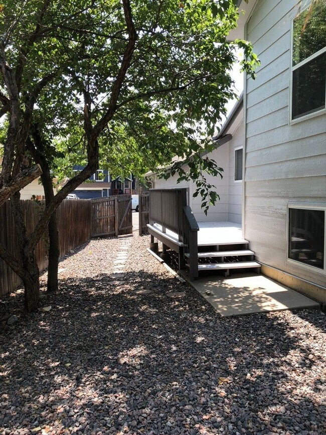 Building Photo - 3969 Hilary Ct