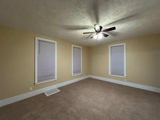 Building Photo - Unique 3-Bedroom, 2-Bathroom Home with Mother-In-Law Suite – $1,600/Month