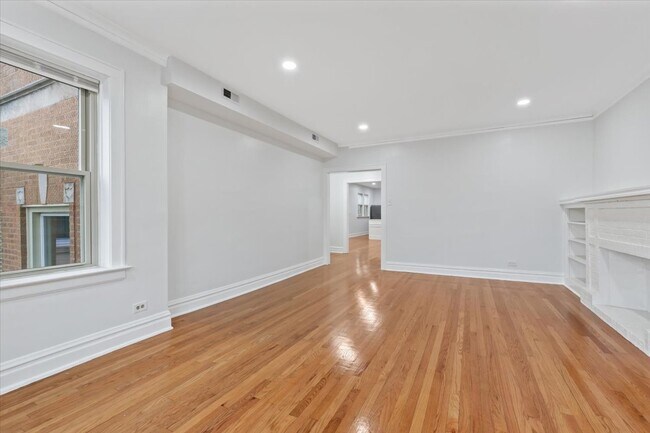 Building Photo - 5412 N Kimball Ave