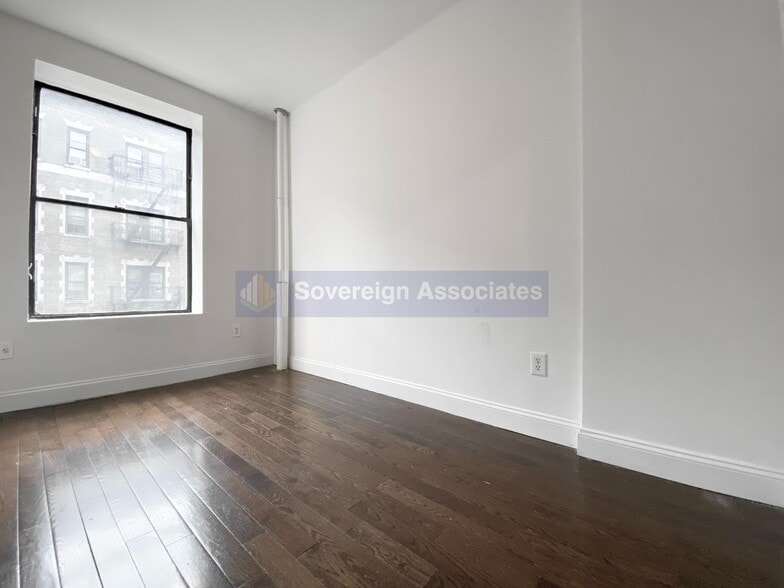 Building Photo - 529 W 151st St