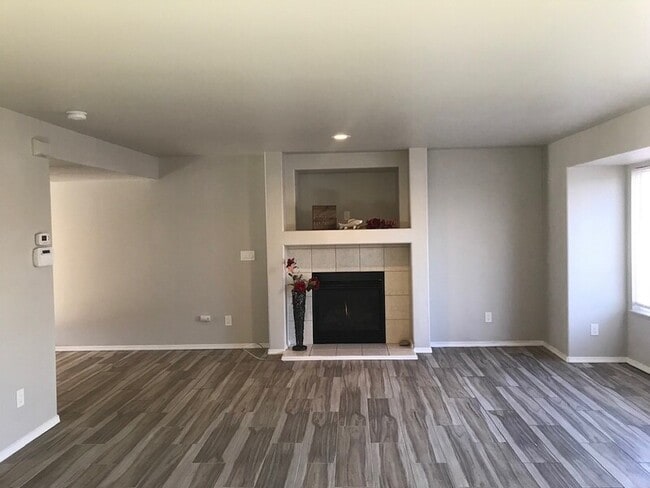 Building Photo - 716 Harvest Field Way