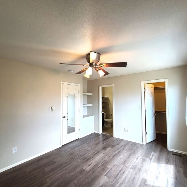 Building Photo - 6316 Riverdale Dr