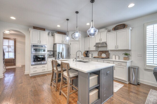 Building Photo - 3779 Wareham Dr
