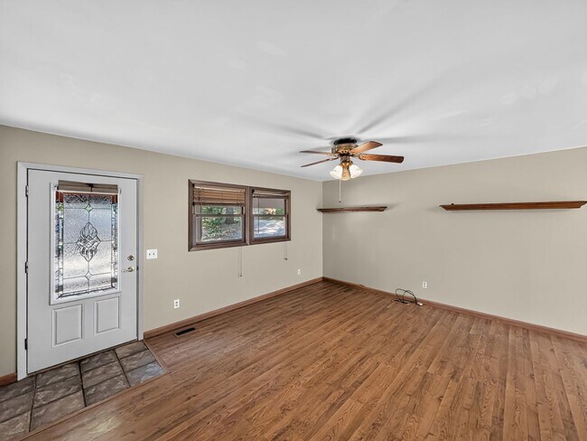 Building Photo - 11 Malvern Ln