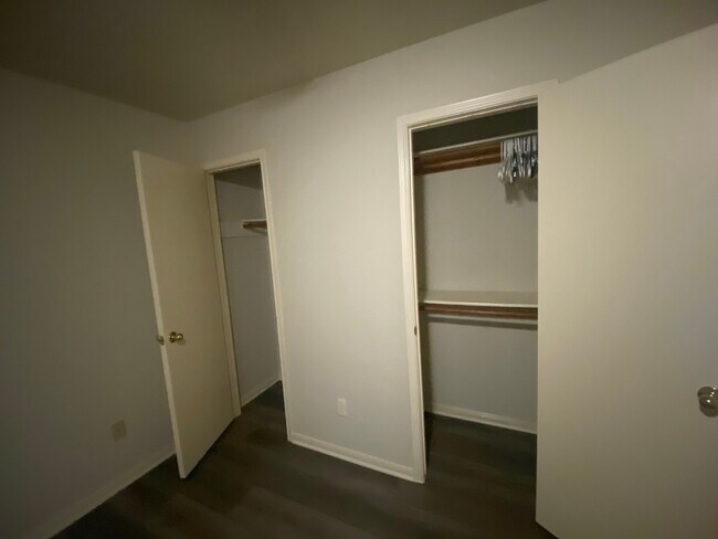 Building Photo - 8915 Weyburn Grove Dr