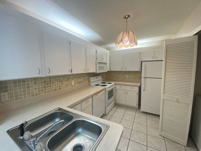 Building Photo - 3300 Loveland Blvd