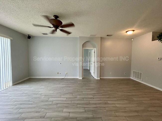 Building Photo - 10303 Beneva Dr
