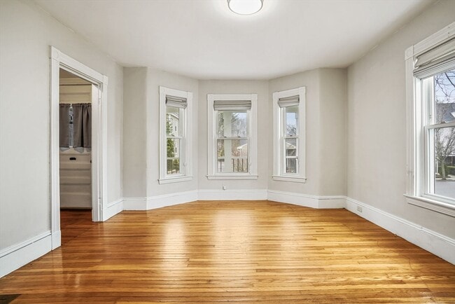 Building Photo - 16 Gordon St