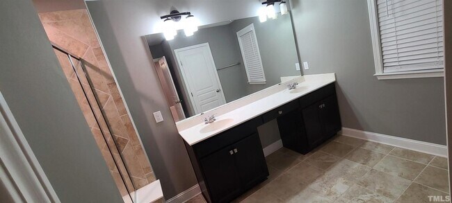 Building Photo - 529 Buhrstone Dr