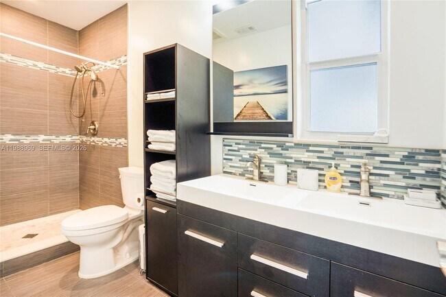 Building Photo - 113 SW 2nd St