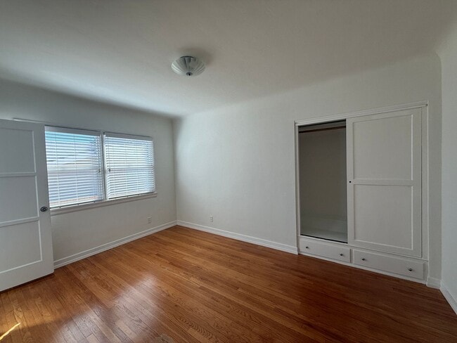 Building Photo - Amazing 3 Bedroom Montrose Home!