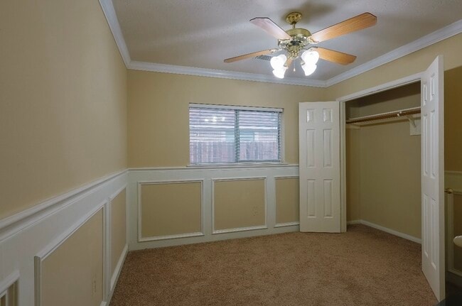 Building Photo - 6723 Green Sage Dr