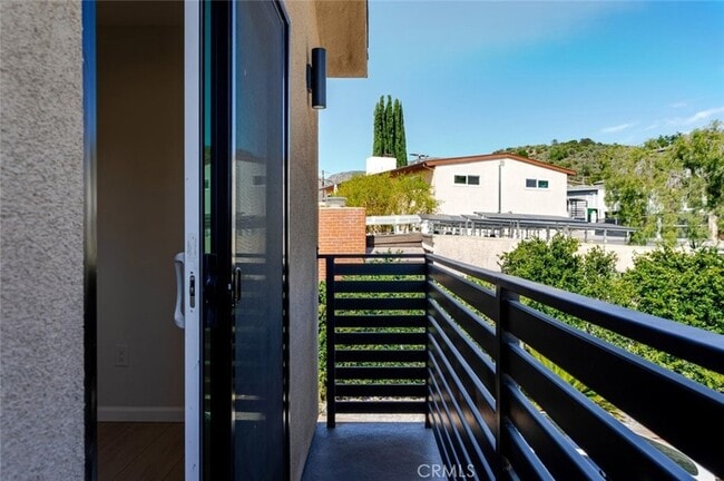 Building Photo - 10787 Las Lunitas Ave