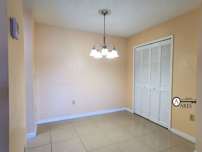 Building Photo - FOR RENT 2 BED 2 BATH CONDOMINIUM. AVAILABLE NOW.