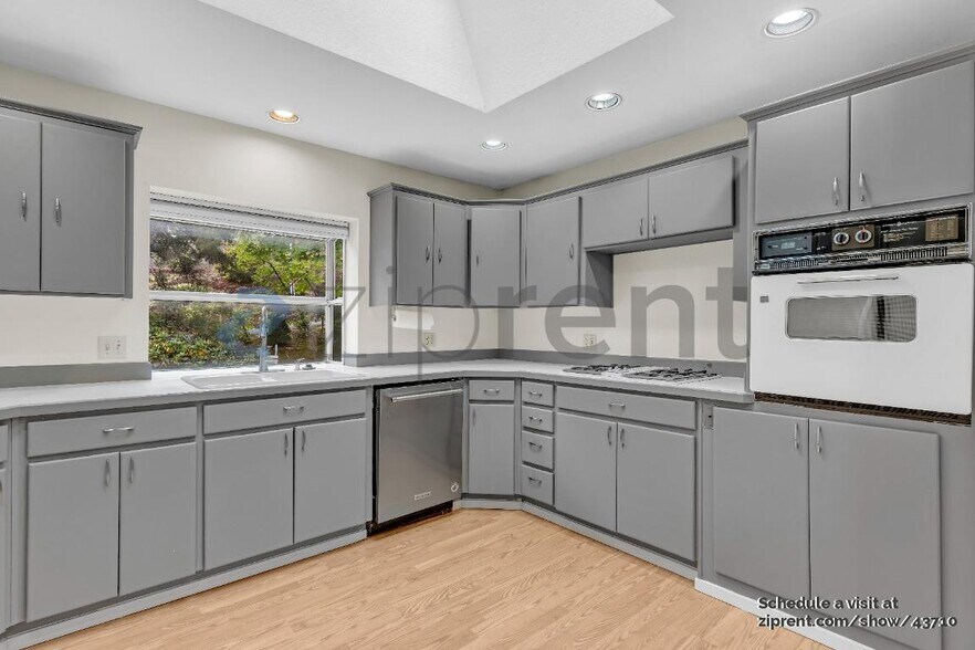 Building Photo - 1236 SW 58th Ave