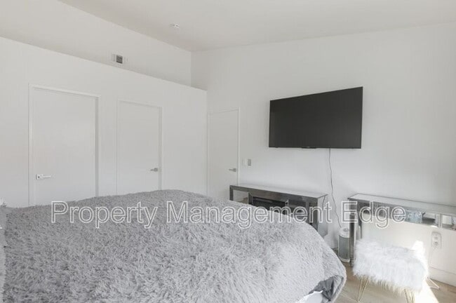 Building Photo - 41172 Geranio Cir