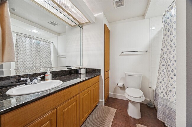 Building Photo - 3231 Allen Pkwy