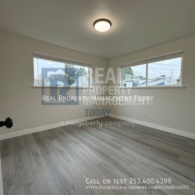 Building Photo - 1204 S 54th St