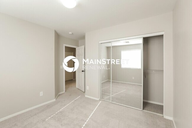 Building Photo - 3 Bedroom Pet-Friendly Home in Phoenix, AZ with Main Street Renewal