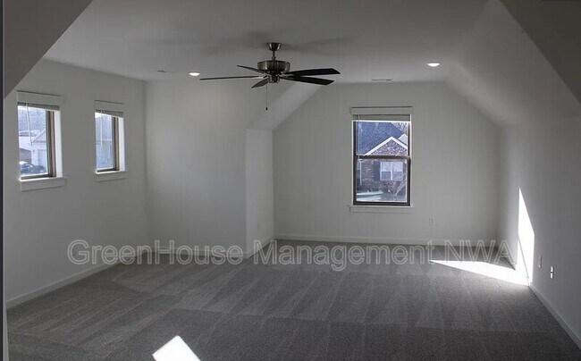 Building Photo - 1574 N Pershing St