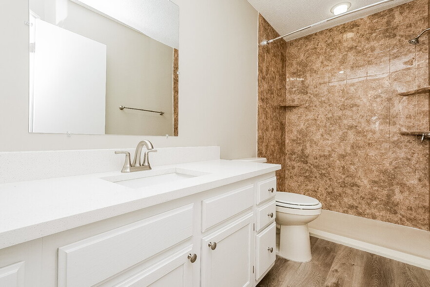Building Photo - 9519 Pebble Glen Ave