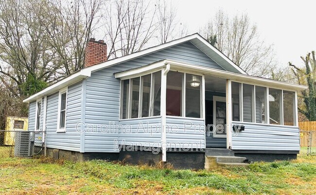 Building Photo - 1021 Dodd St