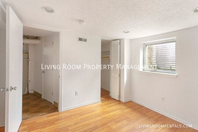 Building Photo - 4451 SE 29th Ave