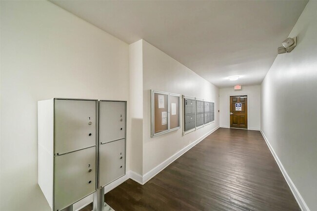 Building Photo - 4515 Briar Hollow Pl