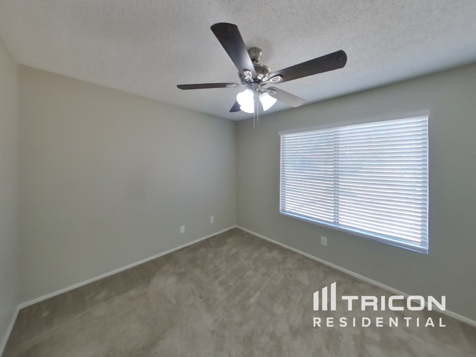 Building Photo - 3727 E Dahlia Dr