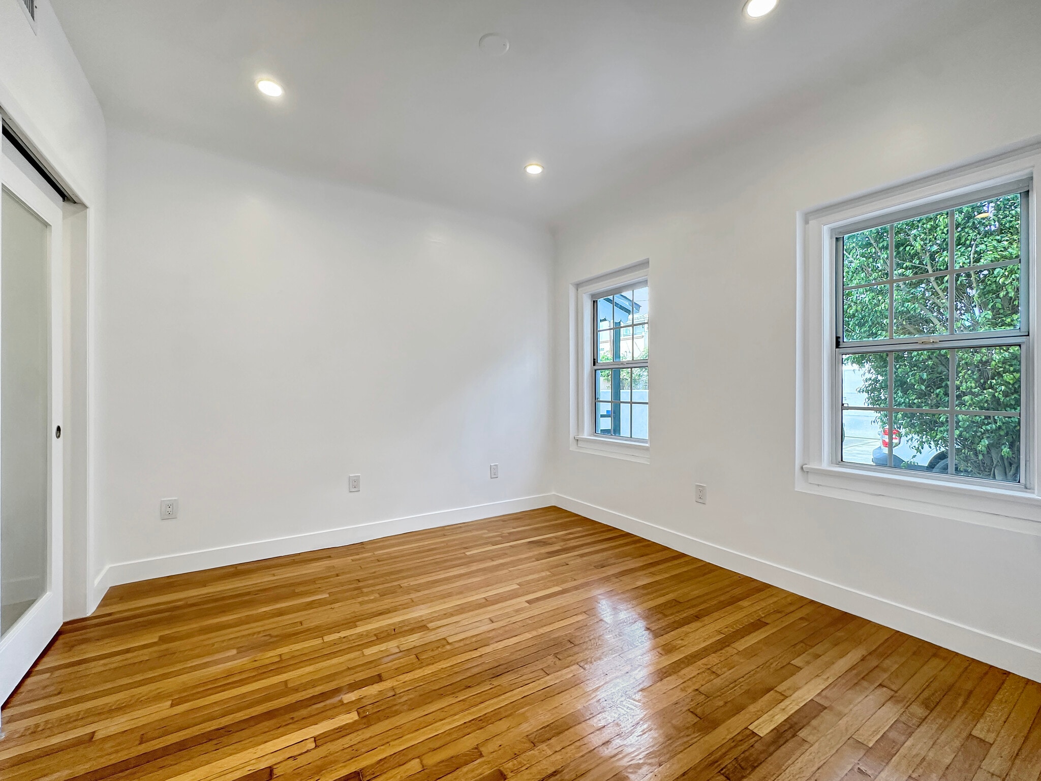 Building Photo - 4523 Saturn St