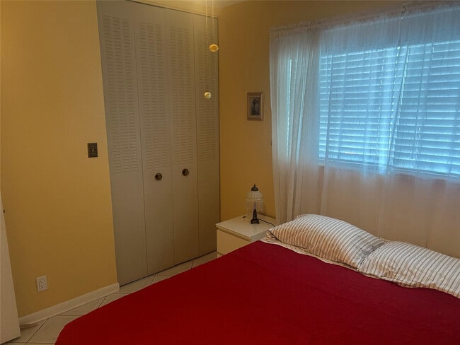 Building Photo - 4321 NW 16th St