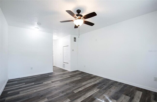 Building Photo - 717 E Gulf Blvd