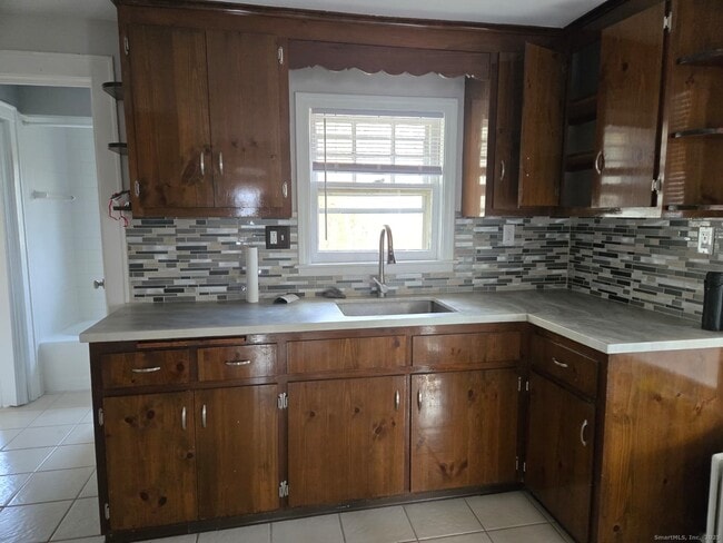 Building Photo - 116 Hillside Ave