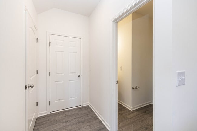 Building Photo - 823 Scotch Meadows Loop