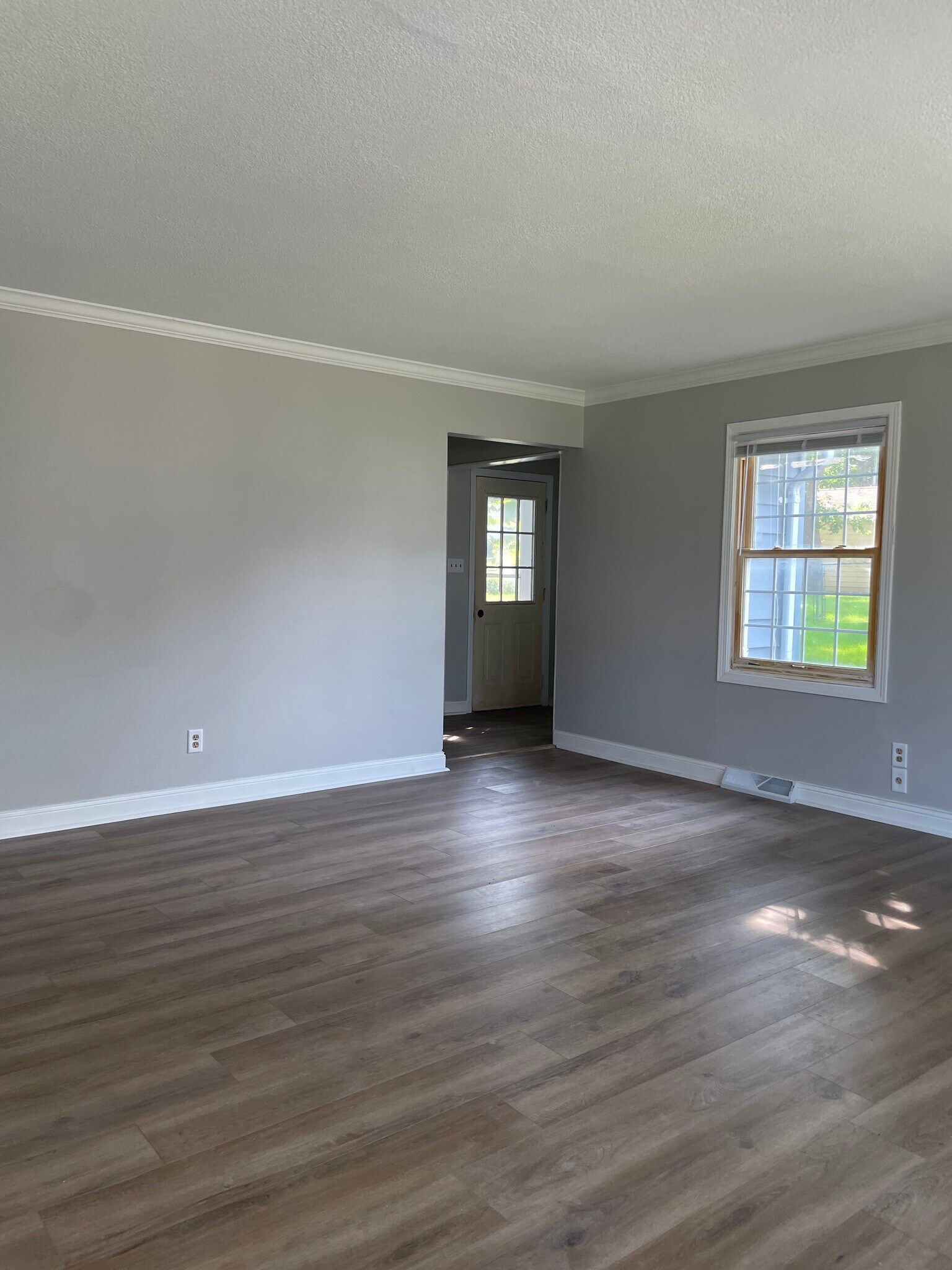 Building Photo - 2813 Hull Ave