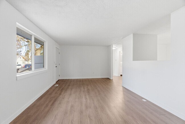 Building Photo - Newly Remodeled North Spokane Home – Convenient Location Near Parks & Shopping