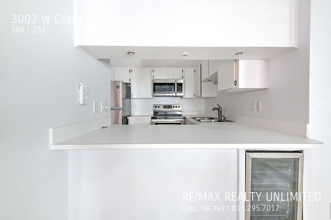 Building Photo - 3002 W Cleveland St