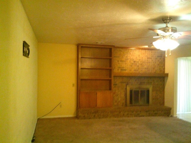 Building Photo - 6812 NW Willow Creek Dr