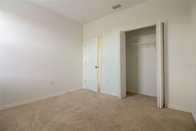 Building Photo - 6524 Great Bear Dr