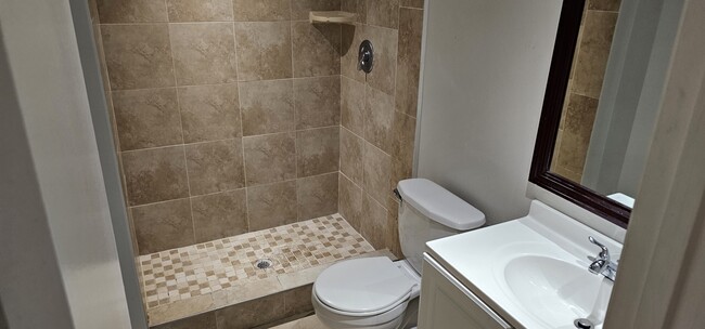 Building Photo - 9460 Tangerine Pl