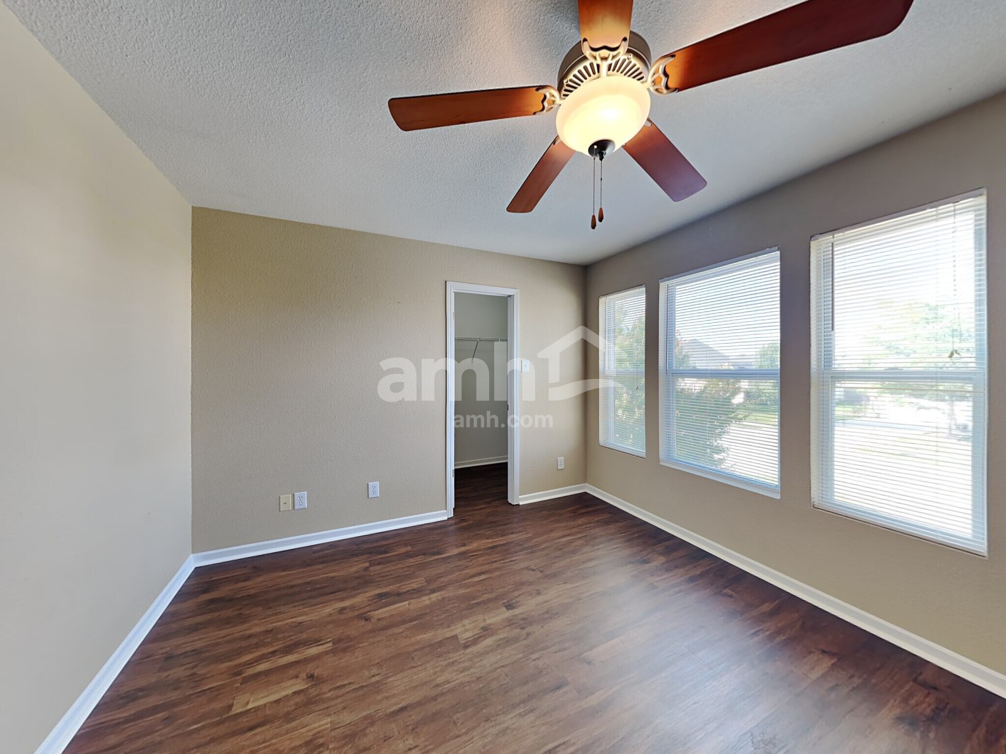Building Photo - 7927 Newhall Way