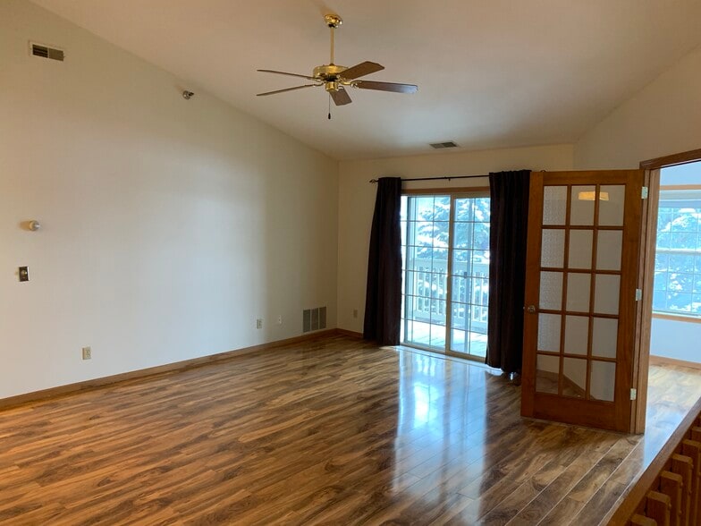 Building Photo - 1822 Deerhaven Ln NE