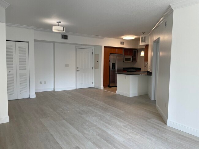 Building Photo - 600 S Dixie Hwy