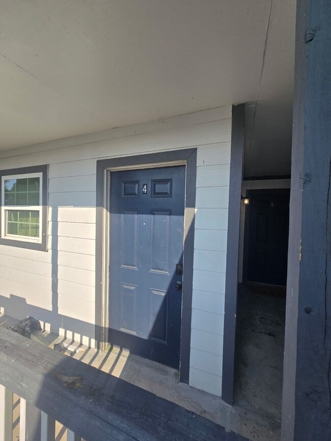 Primary Photo - 2518 Lidstone St