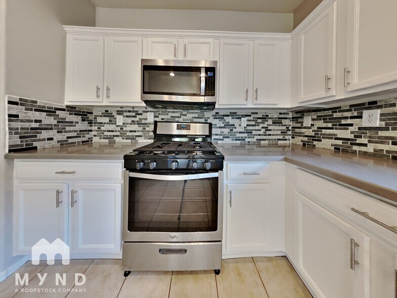 Building Photo - 39828 N Messner Way